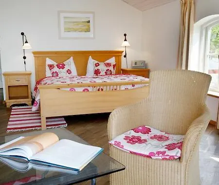 Guest house Mit Hafenblick Born